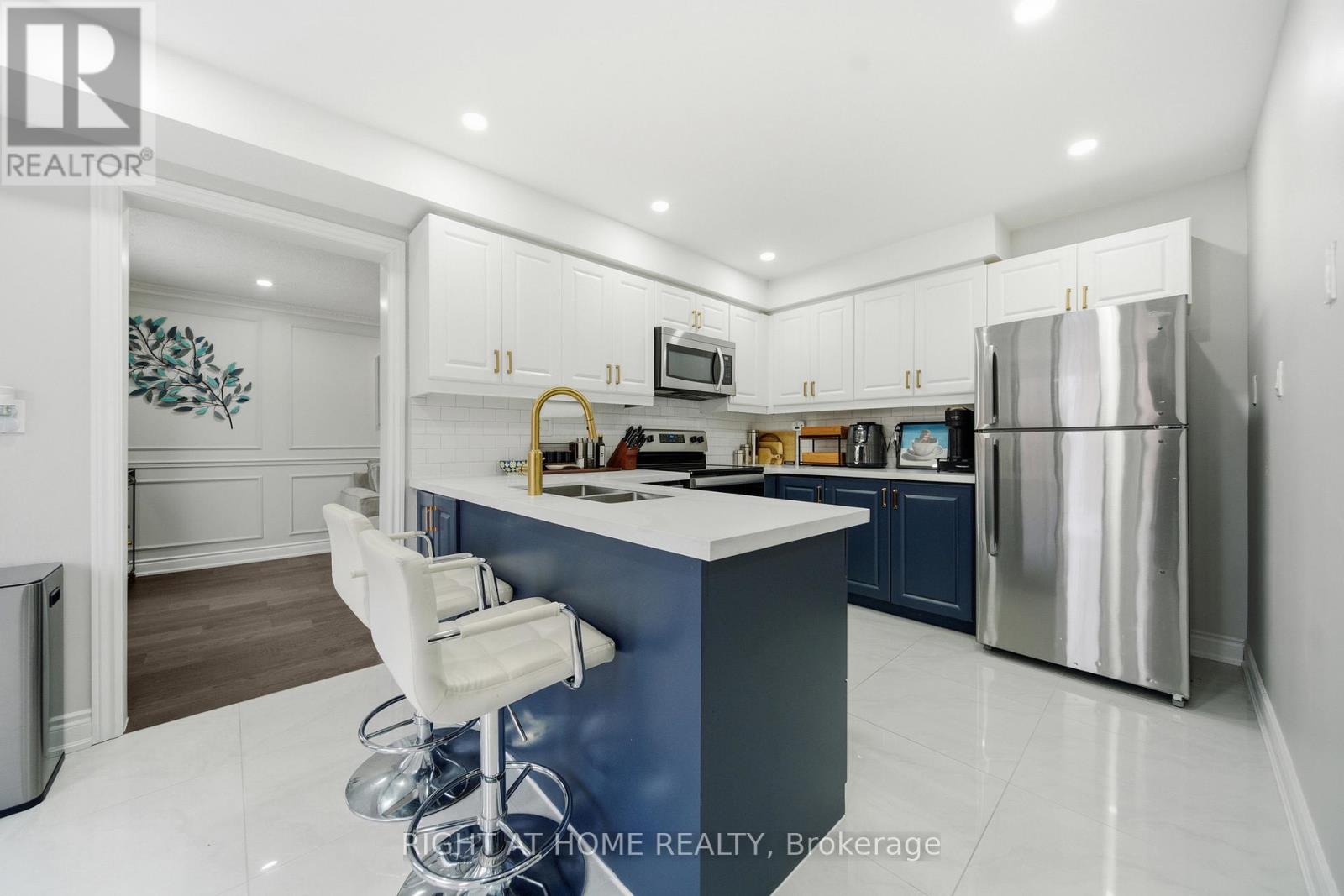 44 Forrester Drive, Brampton, Ontario  L6Y 4L7 - Photo 10 - W12594426