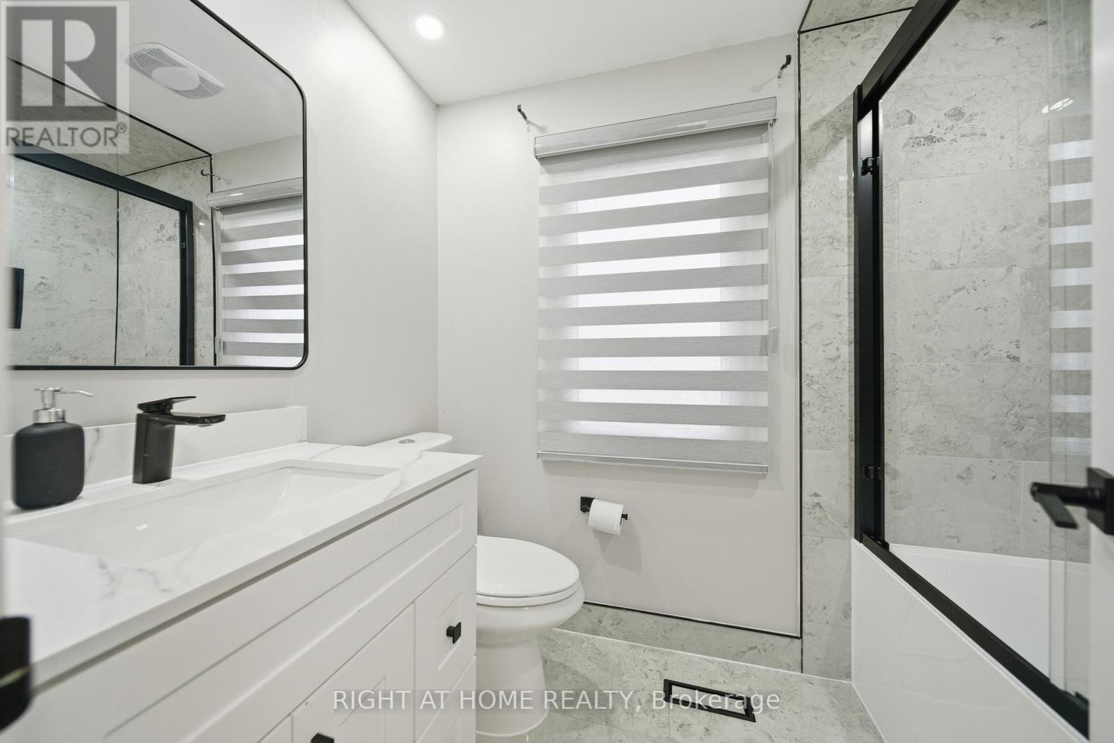 44 Forrester Drive, Brampton, Ontario  L6Y 4L7 - Photo 18 - W12594426