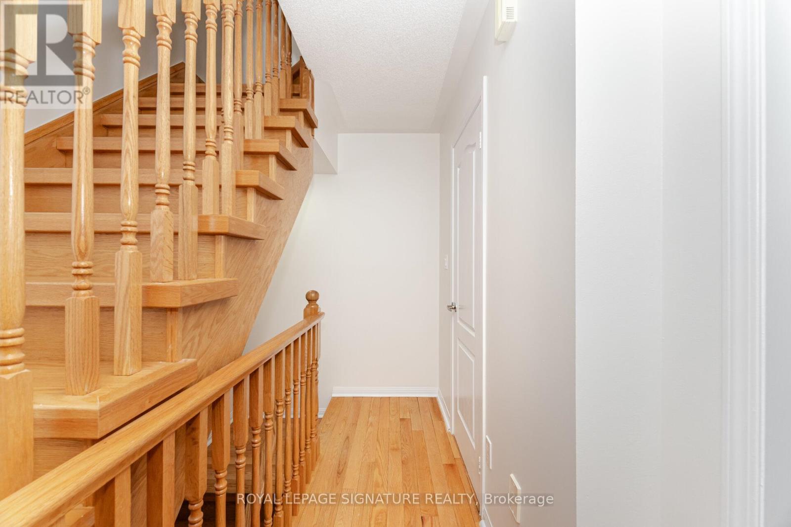 1182 Barnard Drive, Milton, Ontario  L9T 6R4 - Photo 7 - W12594448