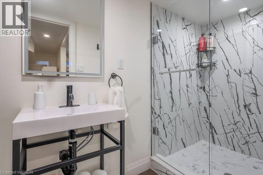 122 Queensdale Avenue E, Hamilton, Ontario  L9A 1K3 - Photo 27 - 40791796