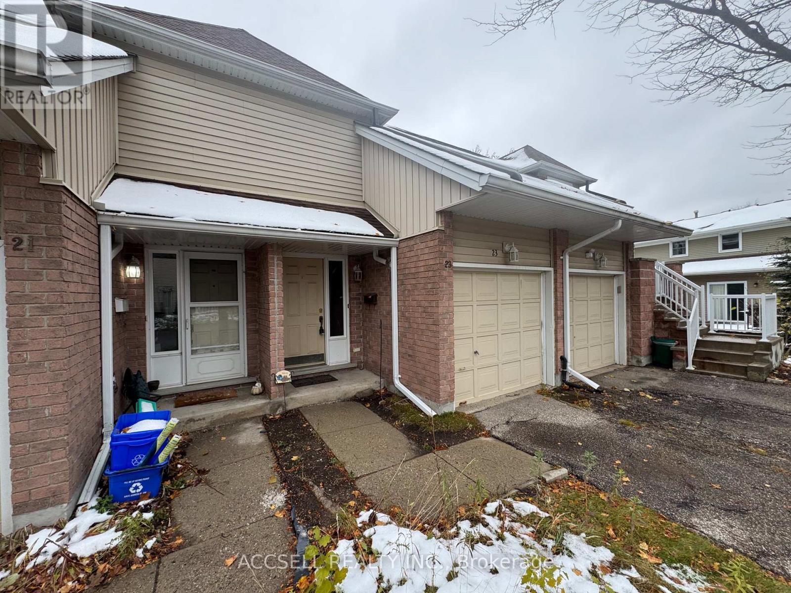 23 - 240 Highland Crescent, Kitchener, Ontario  N2M 5M6 - Photo 1 - X12594388