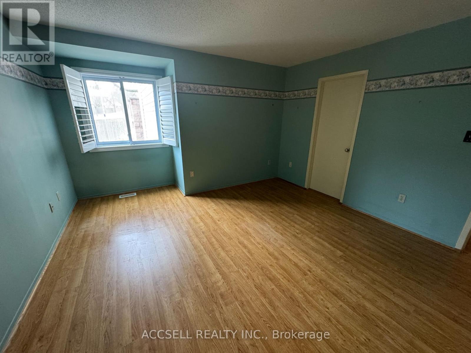 23 - 240 Highland Crescent, Kitchener, Ontario  N2M 5M6 - Photo 9 - X12594388