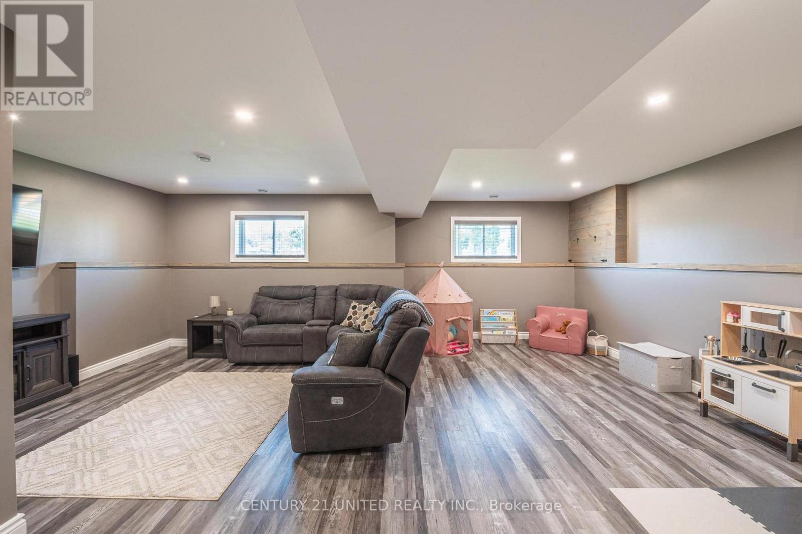 102 King Street W, Kawartha Lakes, Ontario K0L 2W0 - Photo 14 - X12594478