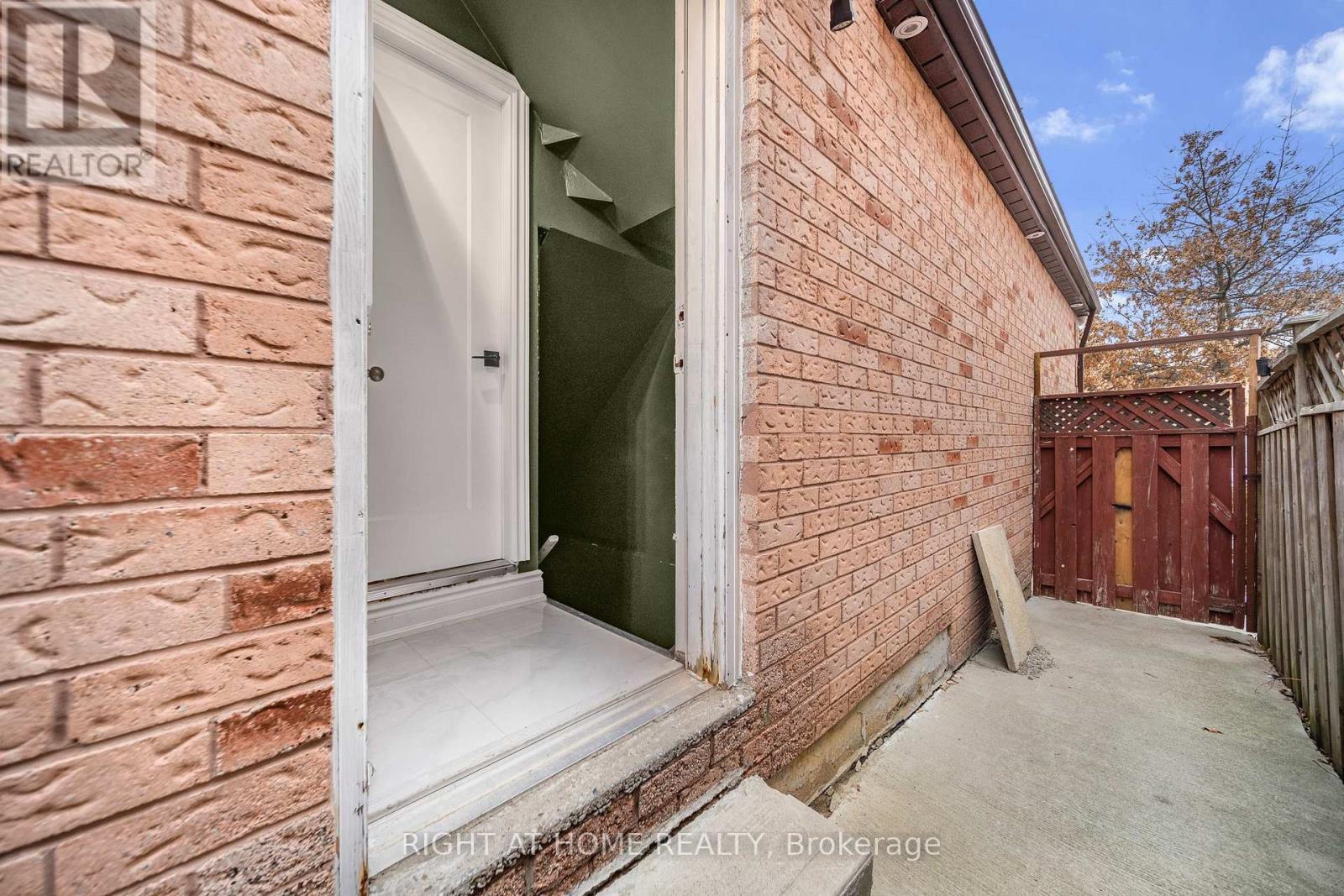 44 Forrester Drive, Brampton, Ontario  L6Y 4L7 - Photo 32 - W12594426