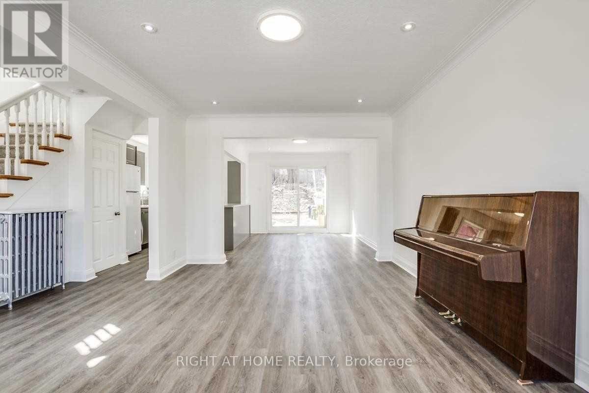 1738 Bayview Avenue, Toronto, Ontario M4G 3C4 - Photo 7 - C12592806