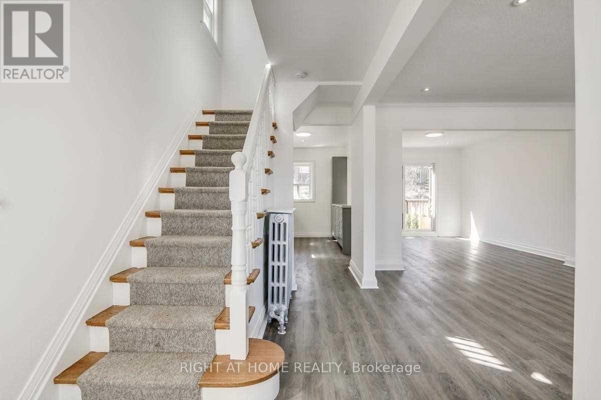 1738 Bayview Avenue, Toronto, Ontario  M4G 3C4 - Photo 4 - C12592808