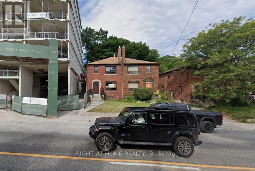 1738 Bayview Avenue, Toronto, Ontario  M4G 3C4 - Photo 3 - C12592808