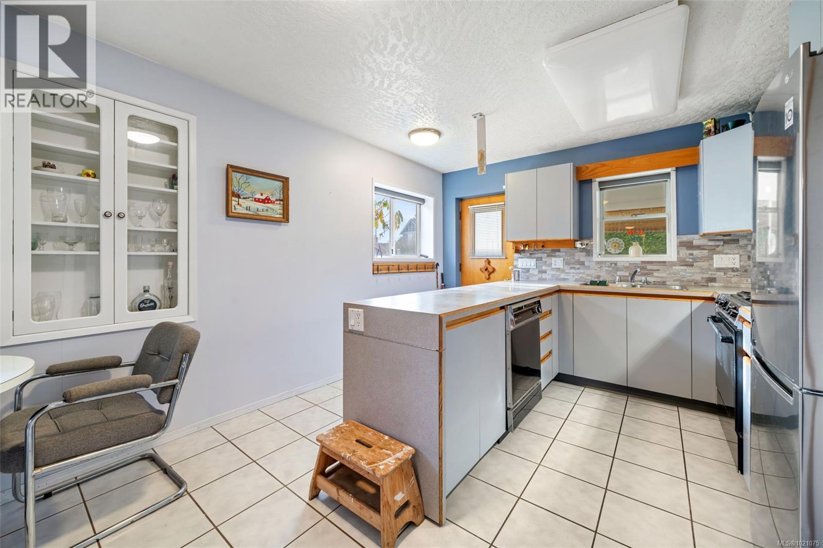 474 Sturdee St, Esquimalt, British Columbia  V9A 6R1 - Photo 17 - 1021075