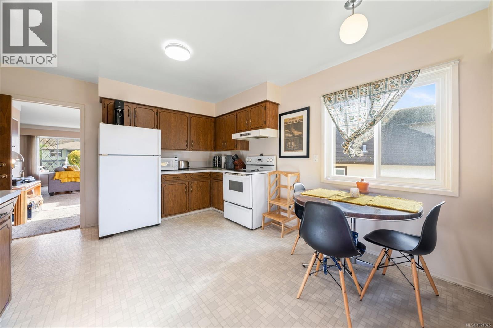 474 Sturdee St, Esquimalt, British Columbia  V9A 6R1 - Photo 9 - 1021075