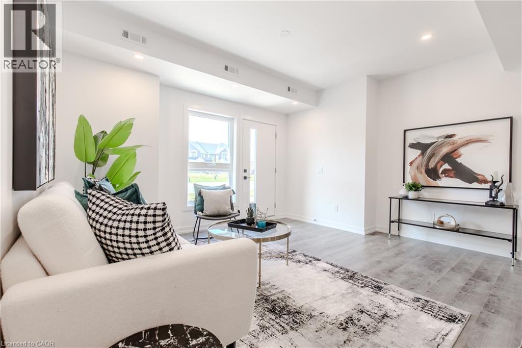 243 Burke Street, Waterdown, Ontario L8B 2A9 - Photo 3 - 40791858