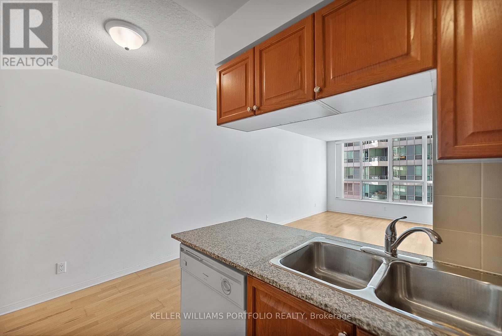 711 - 228 Queens Quay W, Toronto, Ontario M5J 2X1 - Photo 6 - C12594520