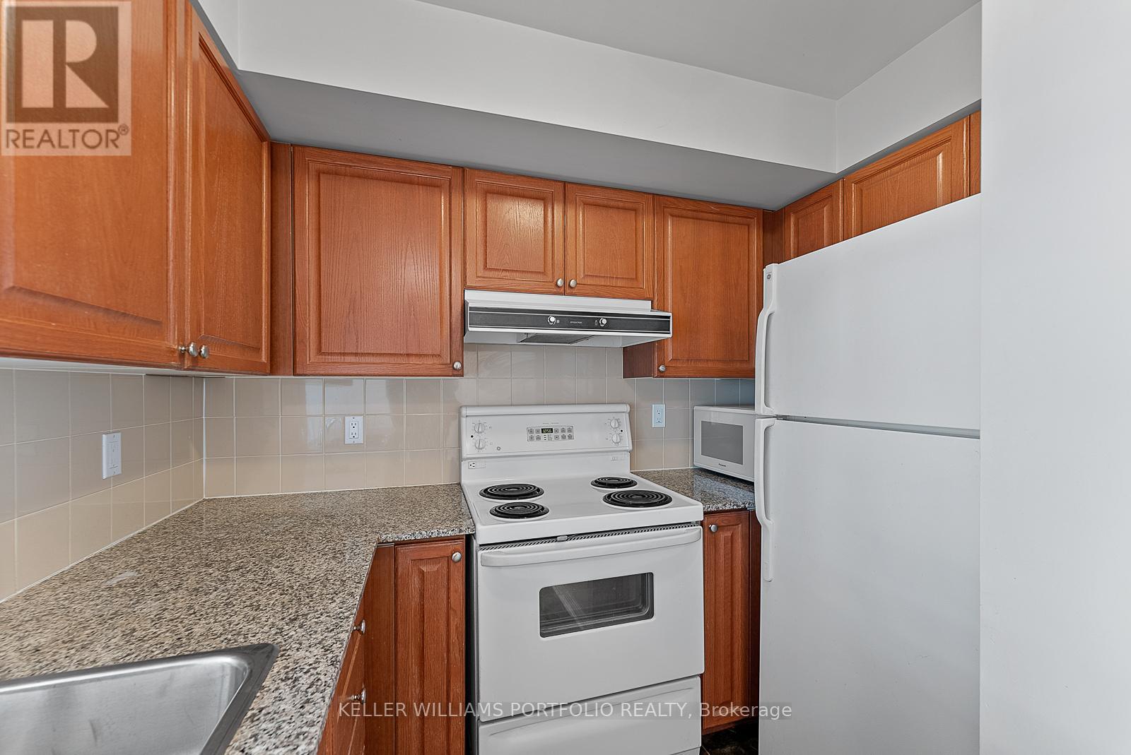 711 - 228 Queens Quay W, Toronto, Ontario M5J 2X1 - Photo 7 - C12594520