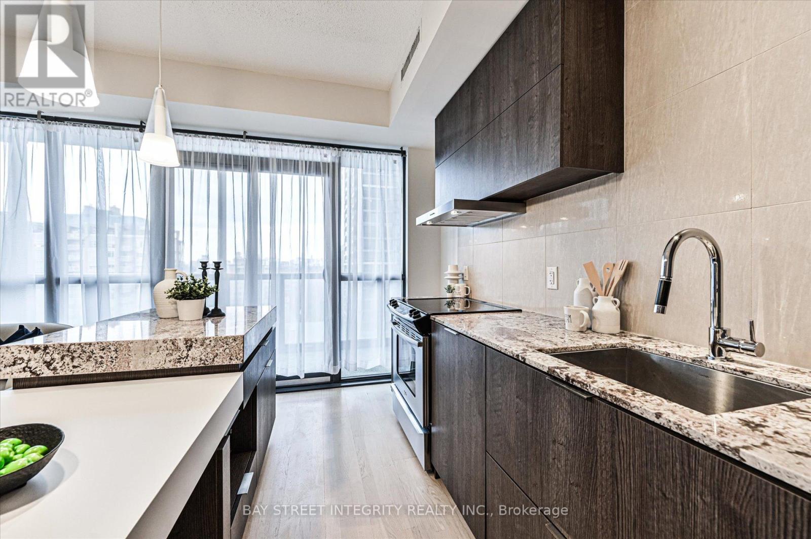 1709 - 101 Charles Street E, Toronto, Ontario  M4Y 0A9 - Photo 15 - C12594618