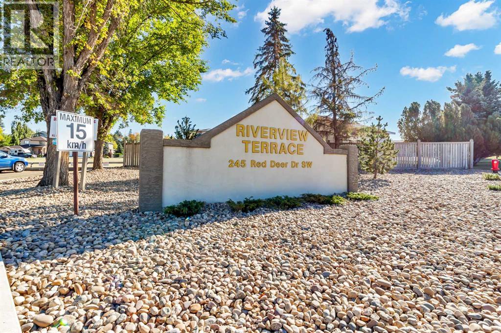 101, 245 Red Deer Drive Sw, Medicine Hat, Alberta  T1A 8P4 - Photo 1 - A2271860