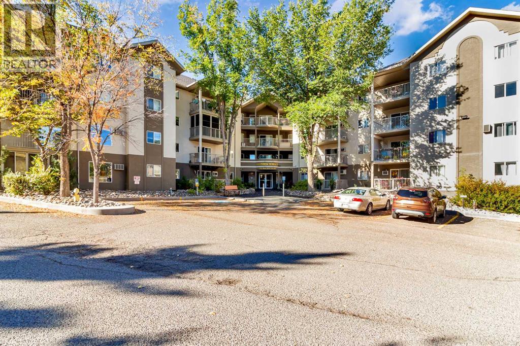 101, 245 Red Deer Drive Sw, Medicine Hat, Alberta  T1A 8P4 - Photo 2 - A2271860