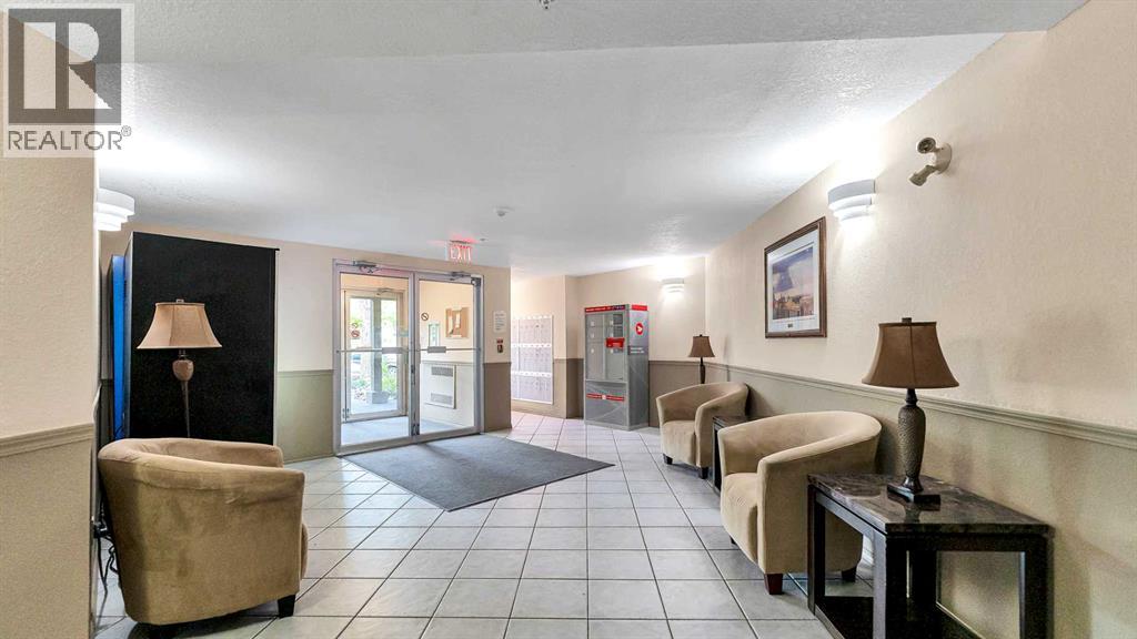 101, 245 Red Deer Drive Sw, Medicine Hat, Alberta  T1A 8P4 - Photo 4 - A2271860