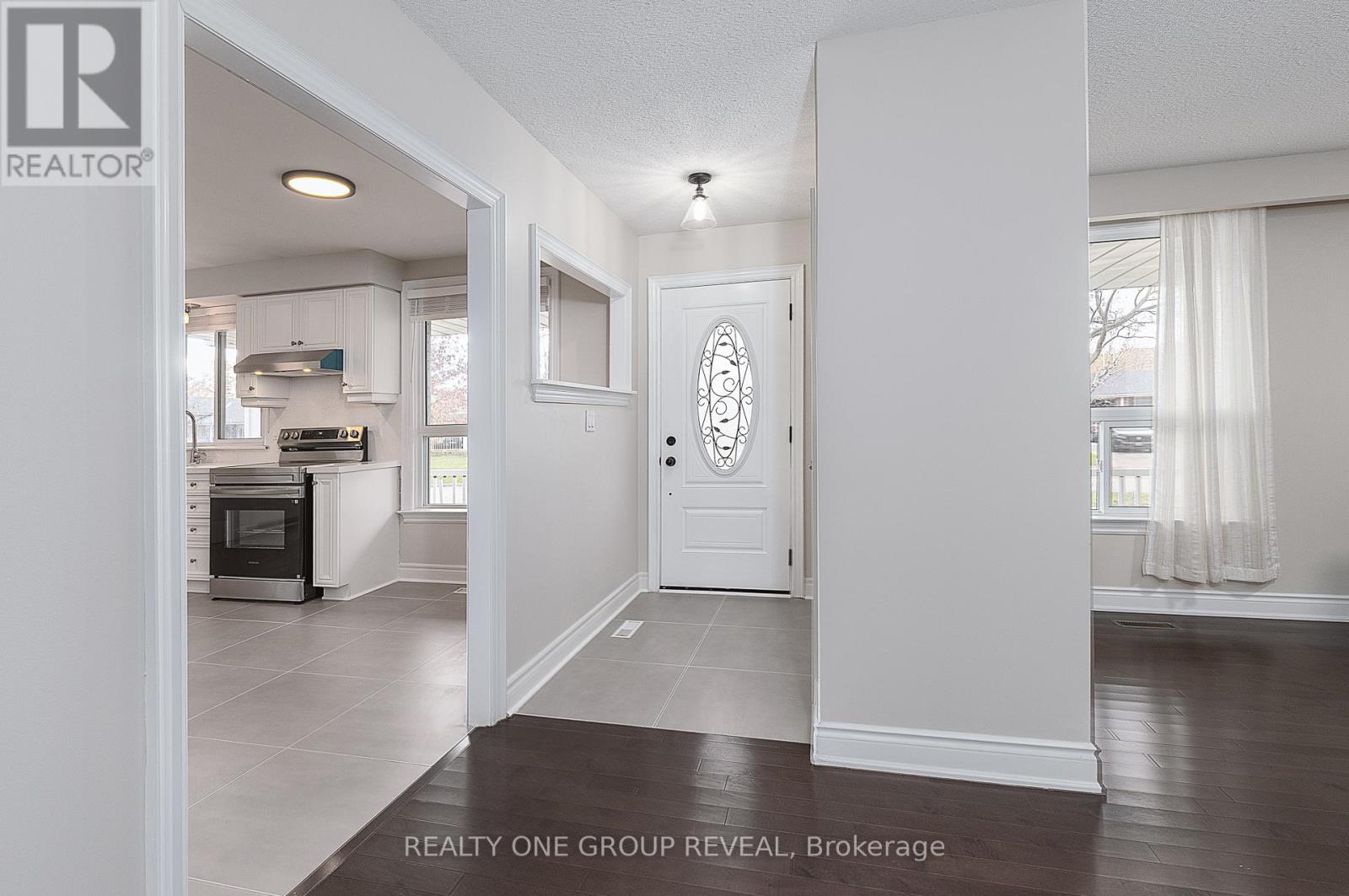 14 Taylor Road, Ajax, Ontario  L1S 2X4 - Photo 8 - E12594490