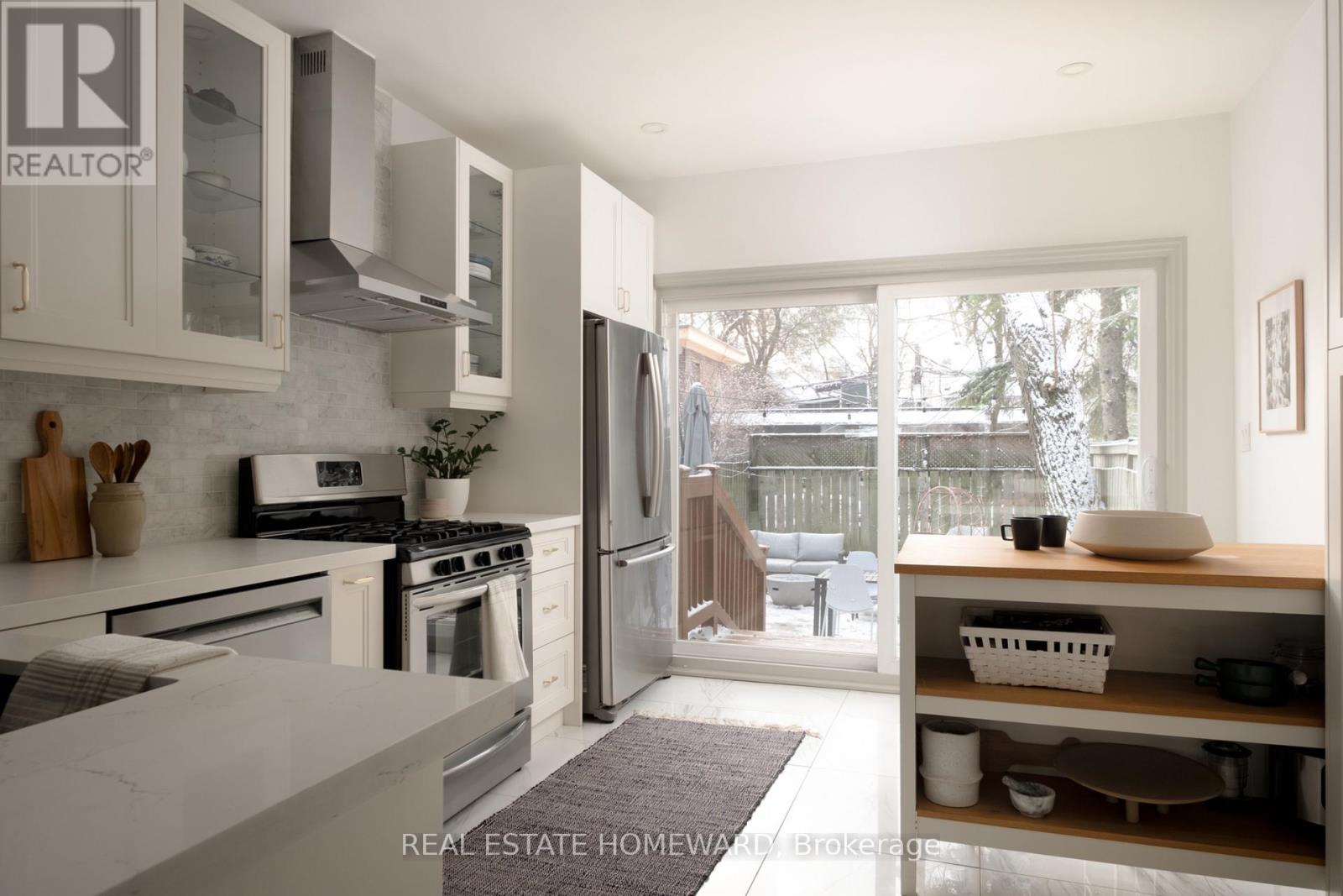 127 Withrow Avenue, Toronto, Ontario  M4K 1C8 - Photo 12 - E12594616