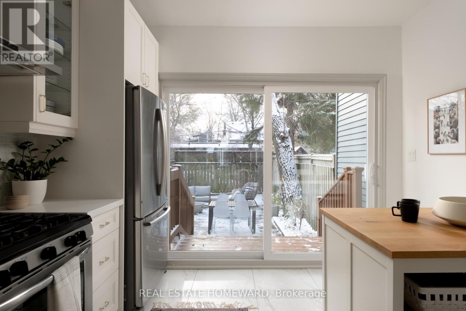 127 Withrow Avenue, Toronto, Ontario  M4K 1C8 - Photo 14 - E12594616