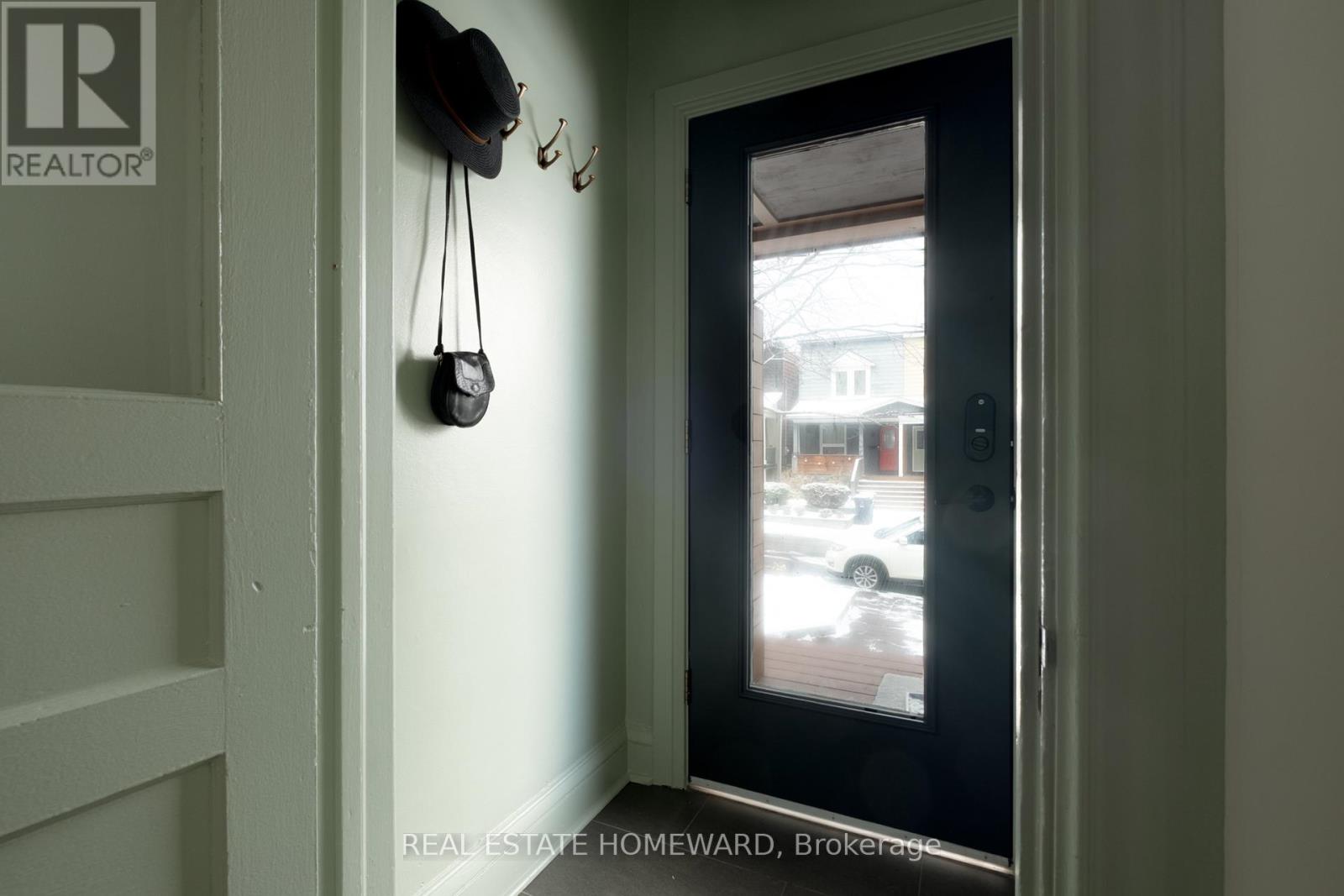 127 Withrow Avenue, Toronto, Ontario  M4K 1C8 - Photo 4 - E12594616