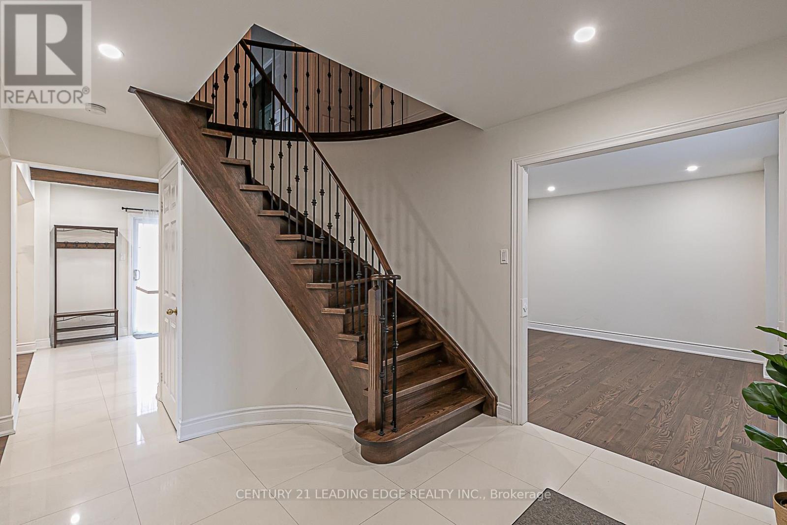 20 Marjorie Drive, Whitchurch-Stouffville, Ontario  L0H 1G0 - Photo 16 - N12594458