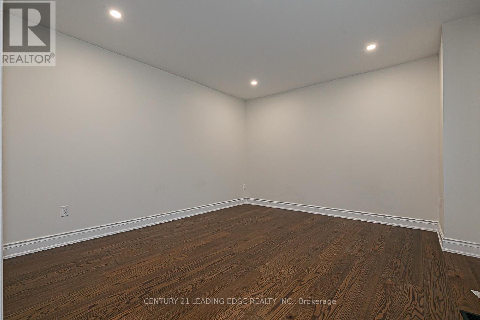 20 Marjorie Drive, Whitchurch-Stouffville, Ontario  L0H 1G0 - Photo 6 - N12594458