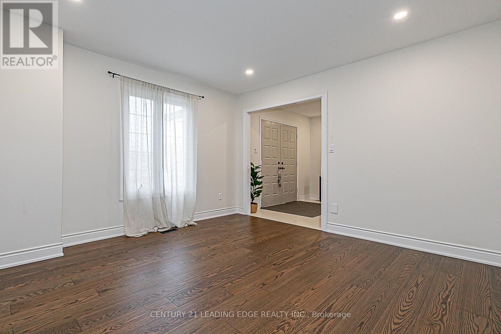 20 Marjorie Drive, Whitchurch-Stouffville, Ontario  L0H 1G0 - Photo 7 - N12594458