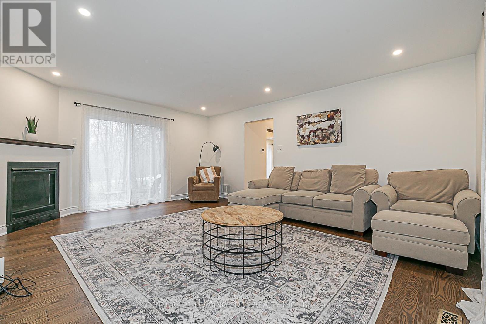 20 Marjorie Drive, Whitchurch-Stouffville, Ontario  L0H 1G0 - Photo 8 - N12594458