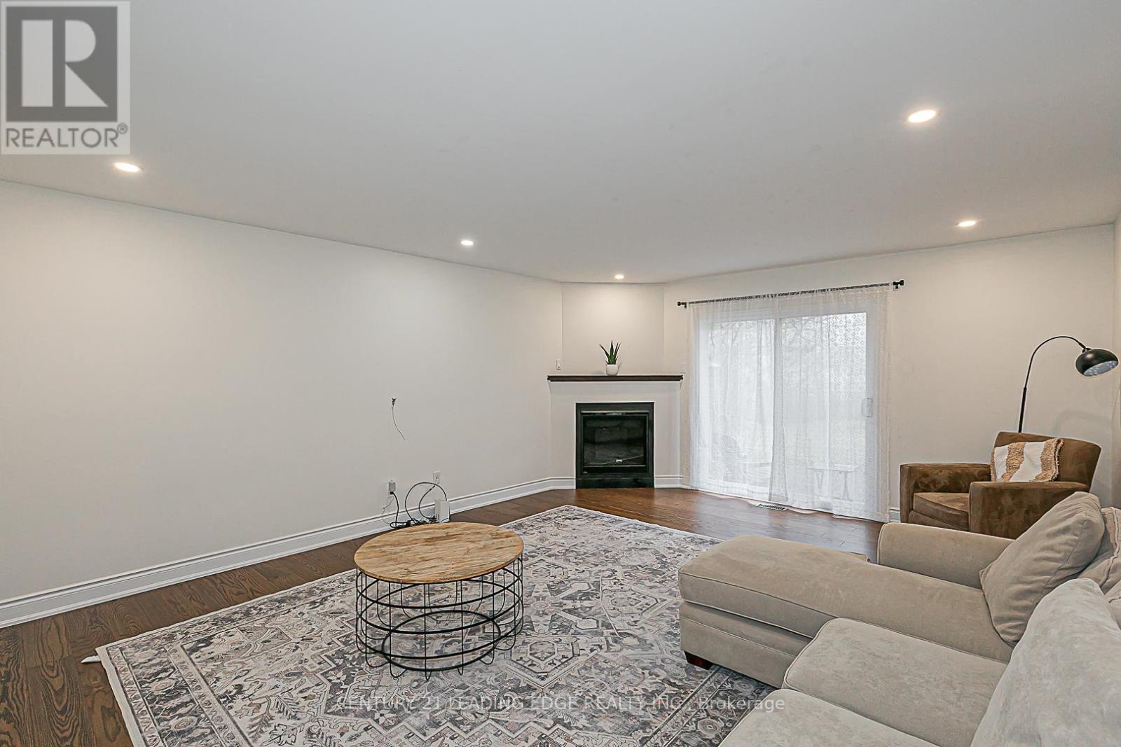 20 Marjorie Drive, Whitchurch-Stouffville, Ontario  L0H 1G0 - Photo 9 - N12594458