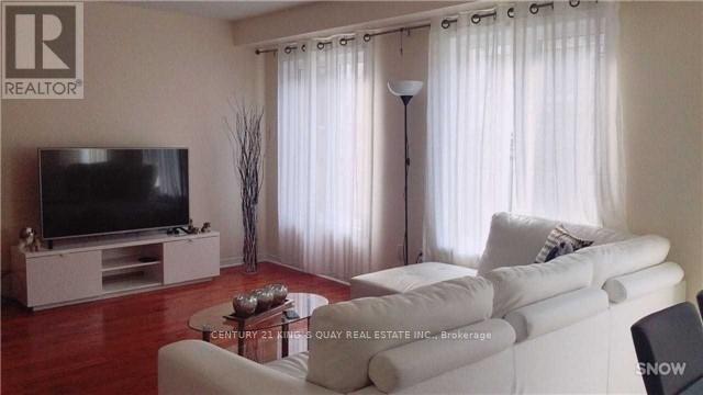 12 Westcliffe Crescent, Richmond Hill, Ontario L4E 0S1 - Photo 4 - N12594612