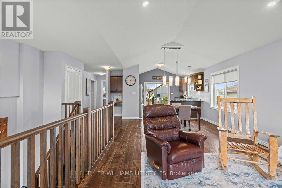 4008 Edward Street, Petrolia, Ontario  N0N 1R0 - Photo 11 - X12584974