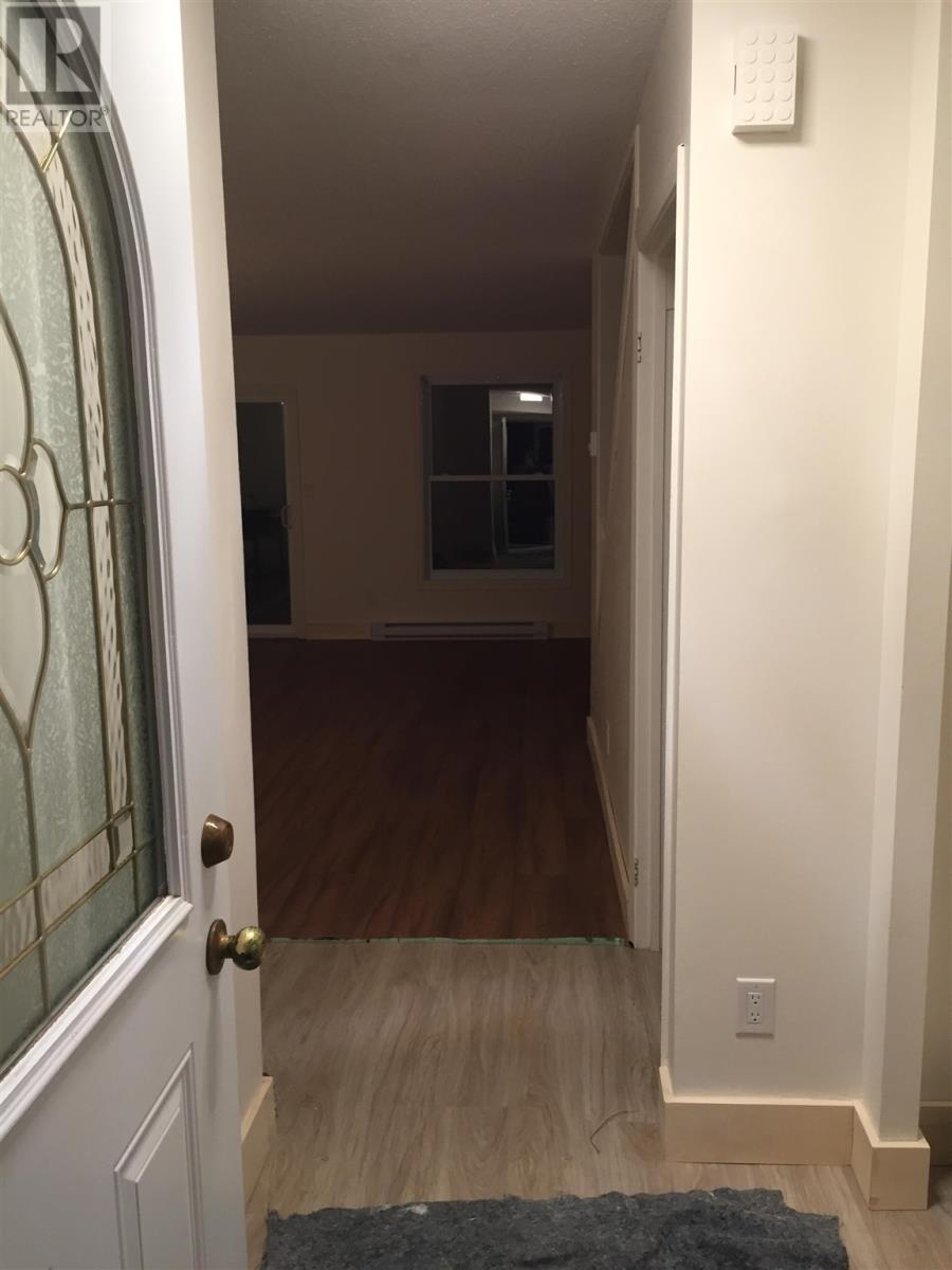 11 Frame Cres, Elliot Lake, Ontario  P5A 2S4 - Photo 3 - SM253220