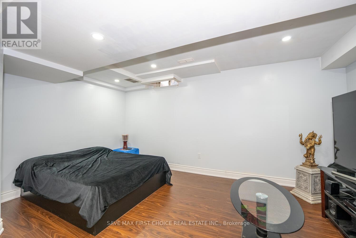 939 Tambourine Terrace, Mississauga, Ontario  L5W 1S5 - Photo 17 - W12594468