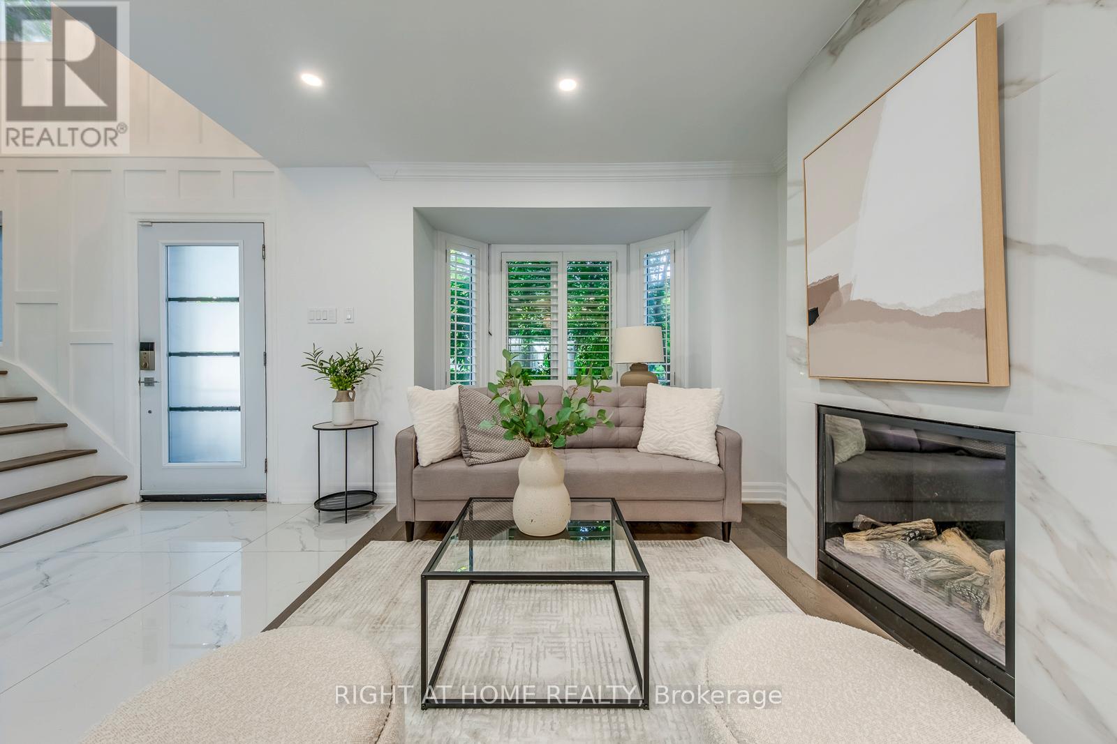 43 South Kingsway, Toronto, Ontario  M6S 3T2 - Photo 10 - W12594472