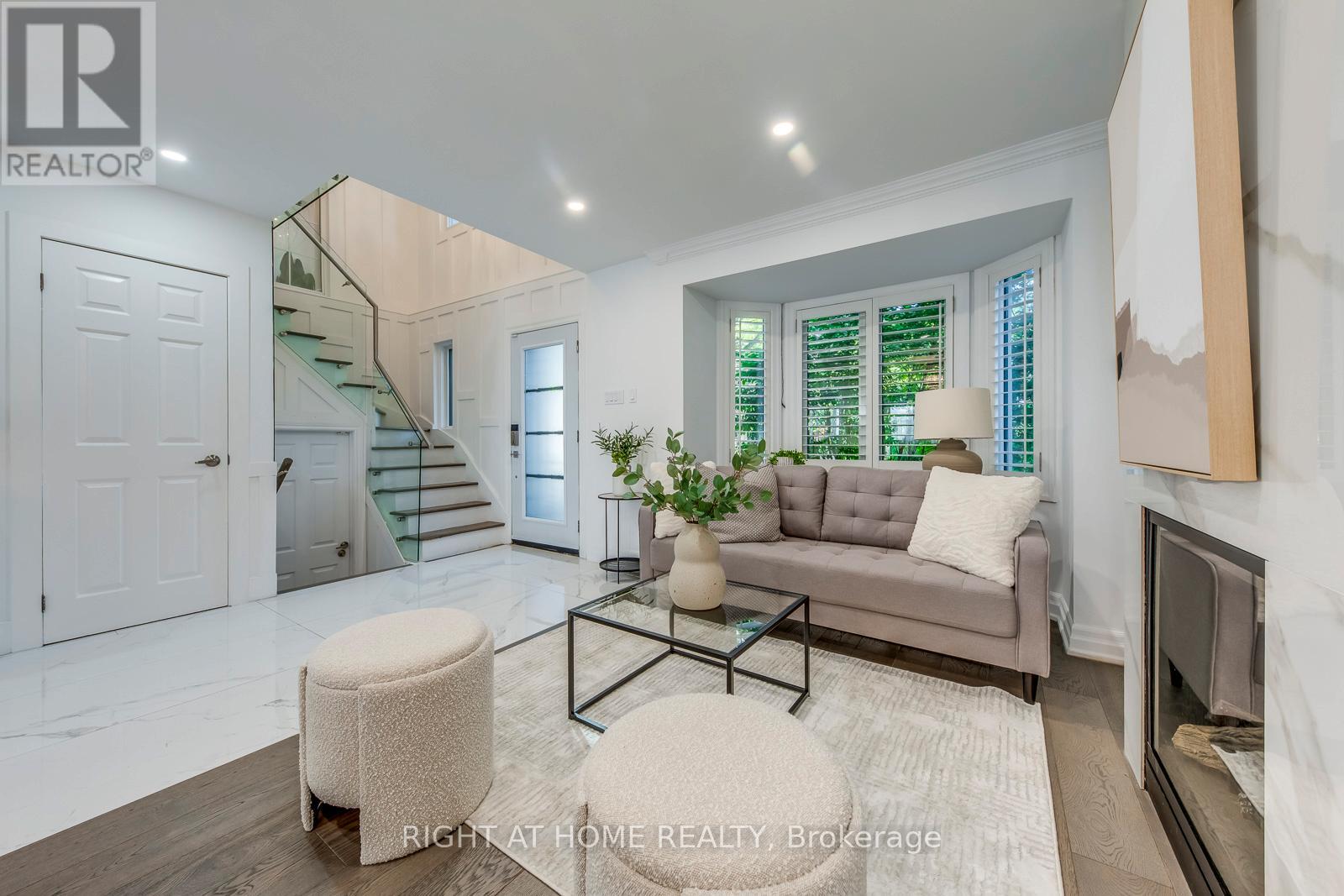 43 South Kingsway, Toronto, Ontario  M6S 3T2 - Photo 11 - W12594472