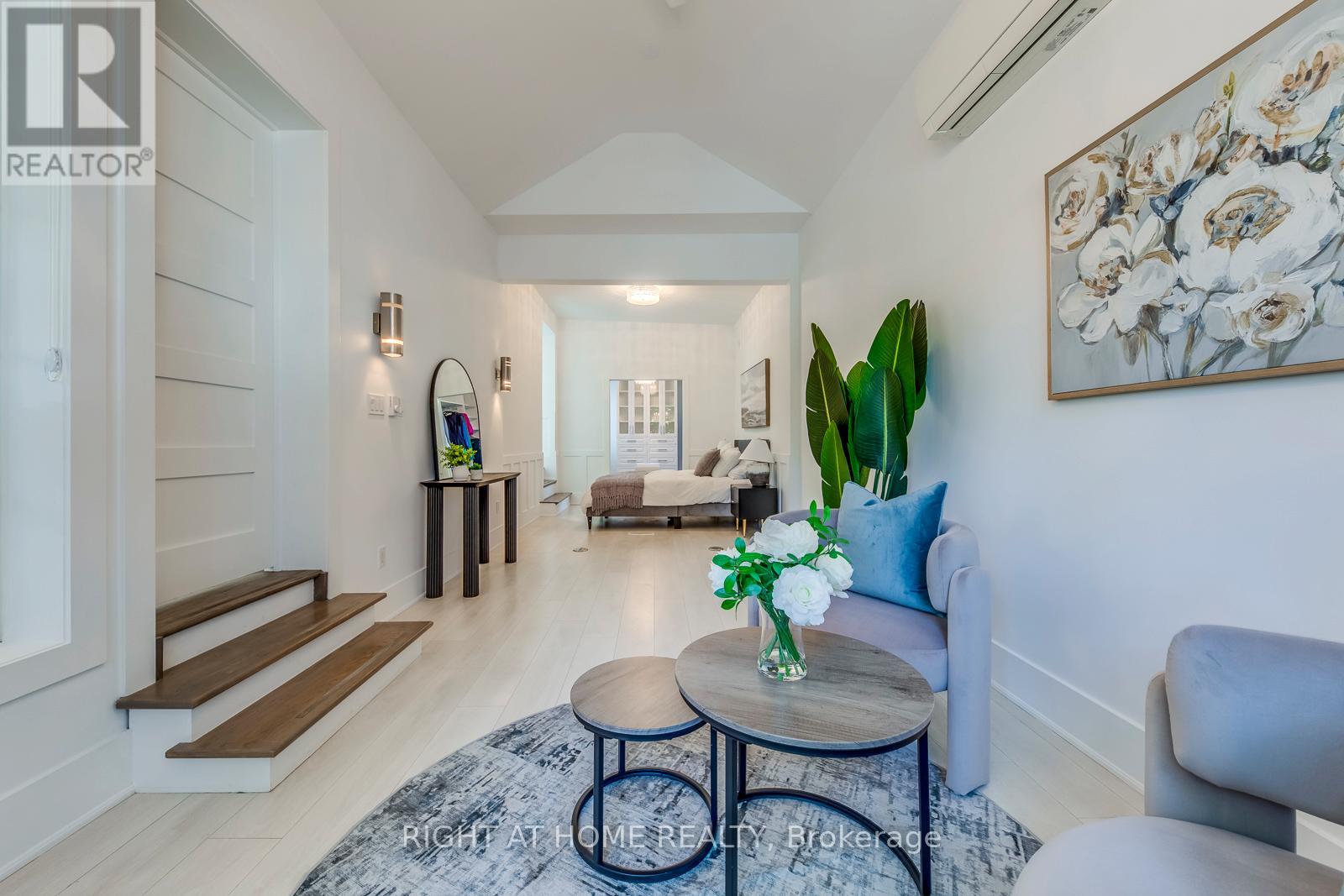 43 South Kingsway, Toronto, Ontario  M6S 3T2 - Photo 16 - W12594472