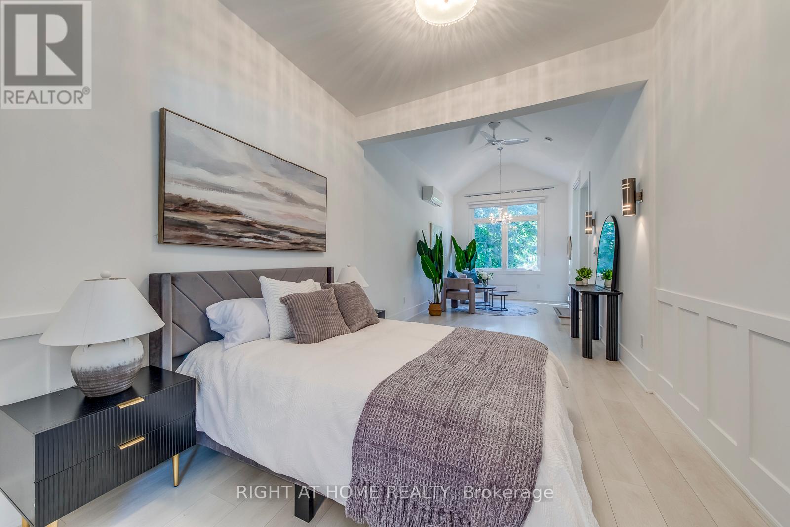 43 South Kingsway, Toronto, Ontario  M6S 3T2 - Photo 18 - W12594472