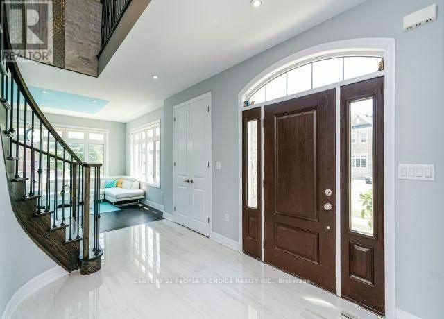 3227 Kingsholm Drive, Oakville, Ontario  L6M 0W6 - Photo 6 - W12594498