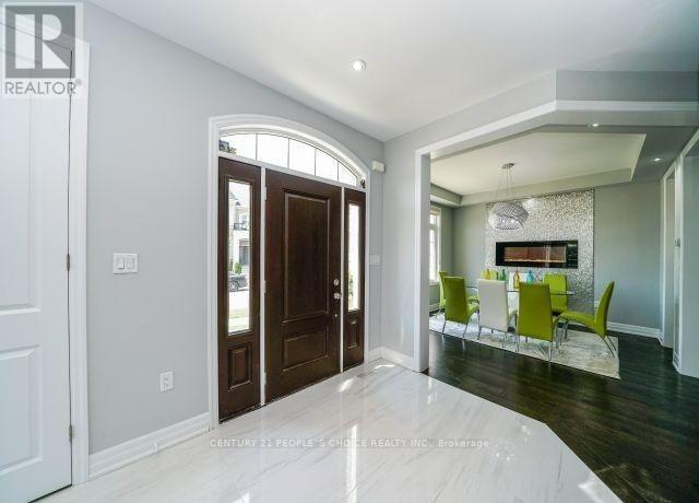 3227 Kingsholm Drive, Oakville, Ontario  L6M 0W6 - Photo 8 - W12594498