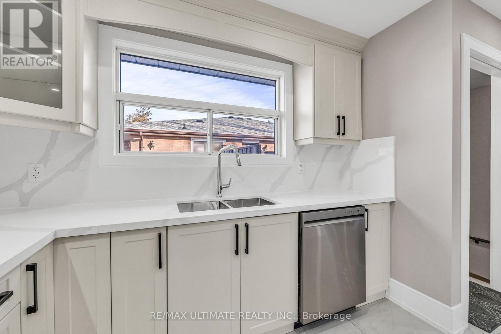 Upper - 41 Danesbury Crescent, Brampton, Ontario L6T 1T2 - Photo 13 - W12594502