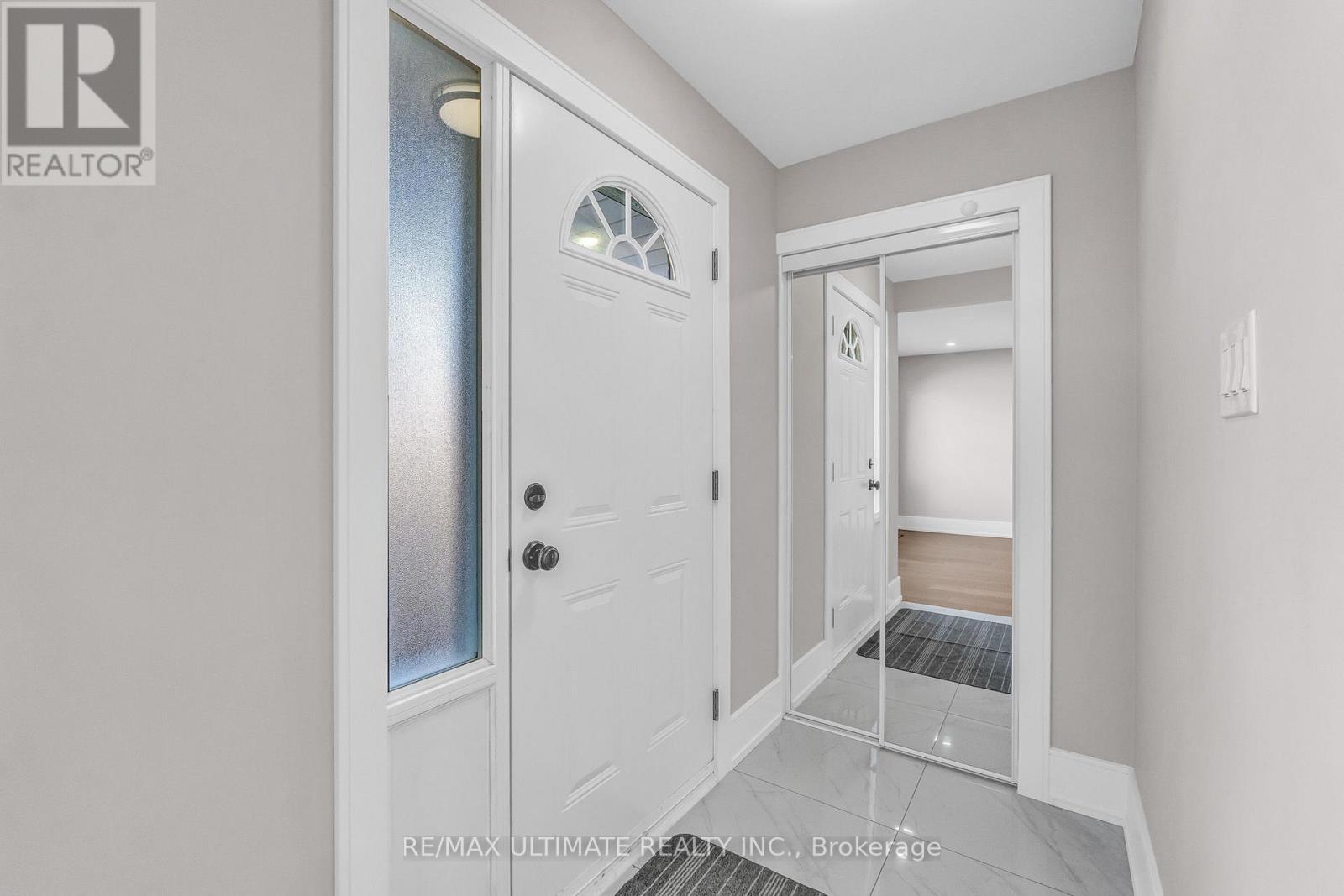 Upper - 41 Danesbury Crescent, Brampton, Ontario L6T 1T2 - Photo 4 - W12594502