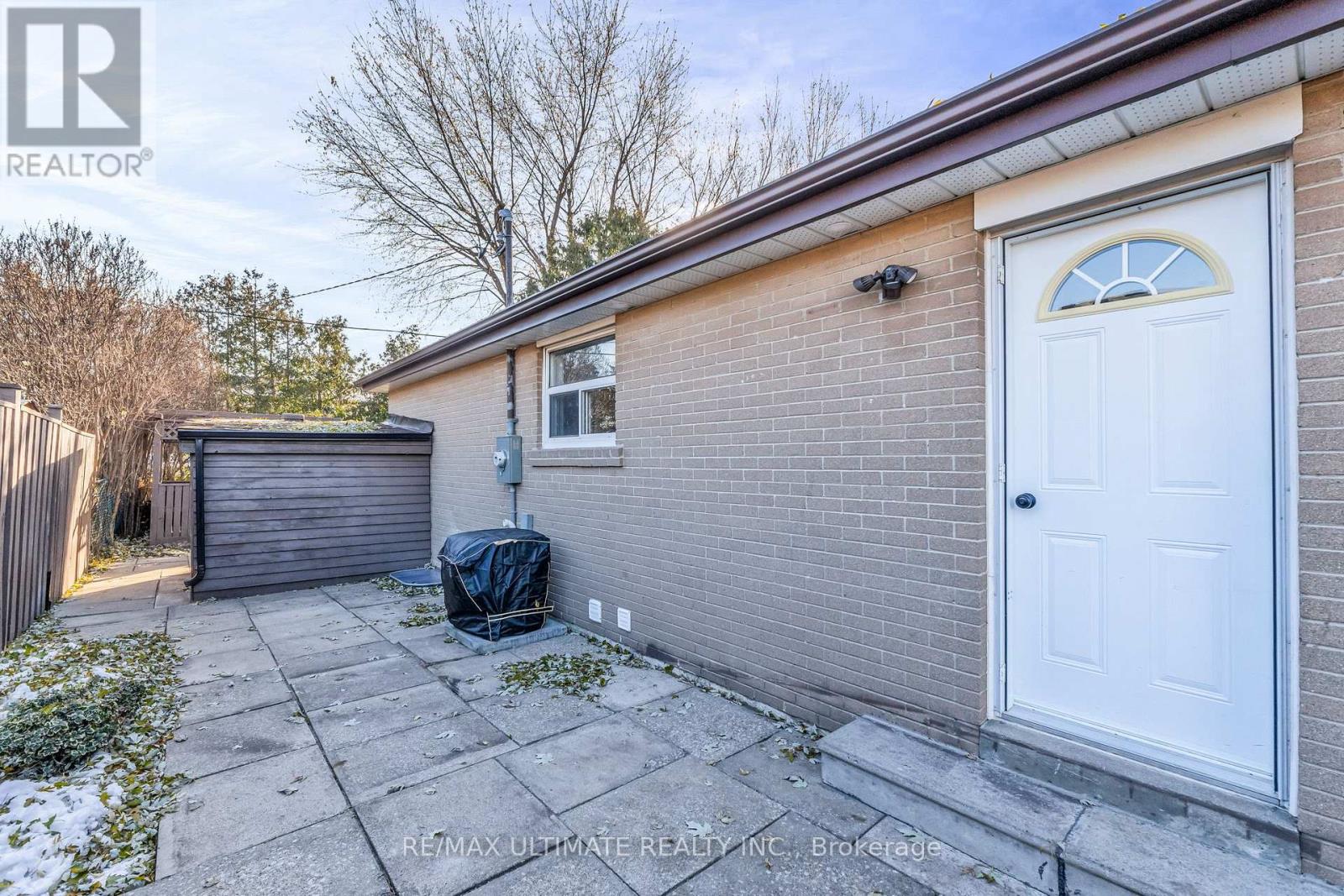 Lower - 41 Danesbury Crescent, Brampton, Ontario L6T 1T2 - Photo 3 - W12594506