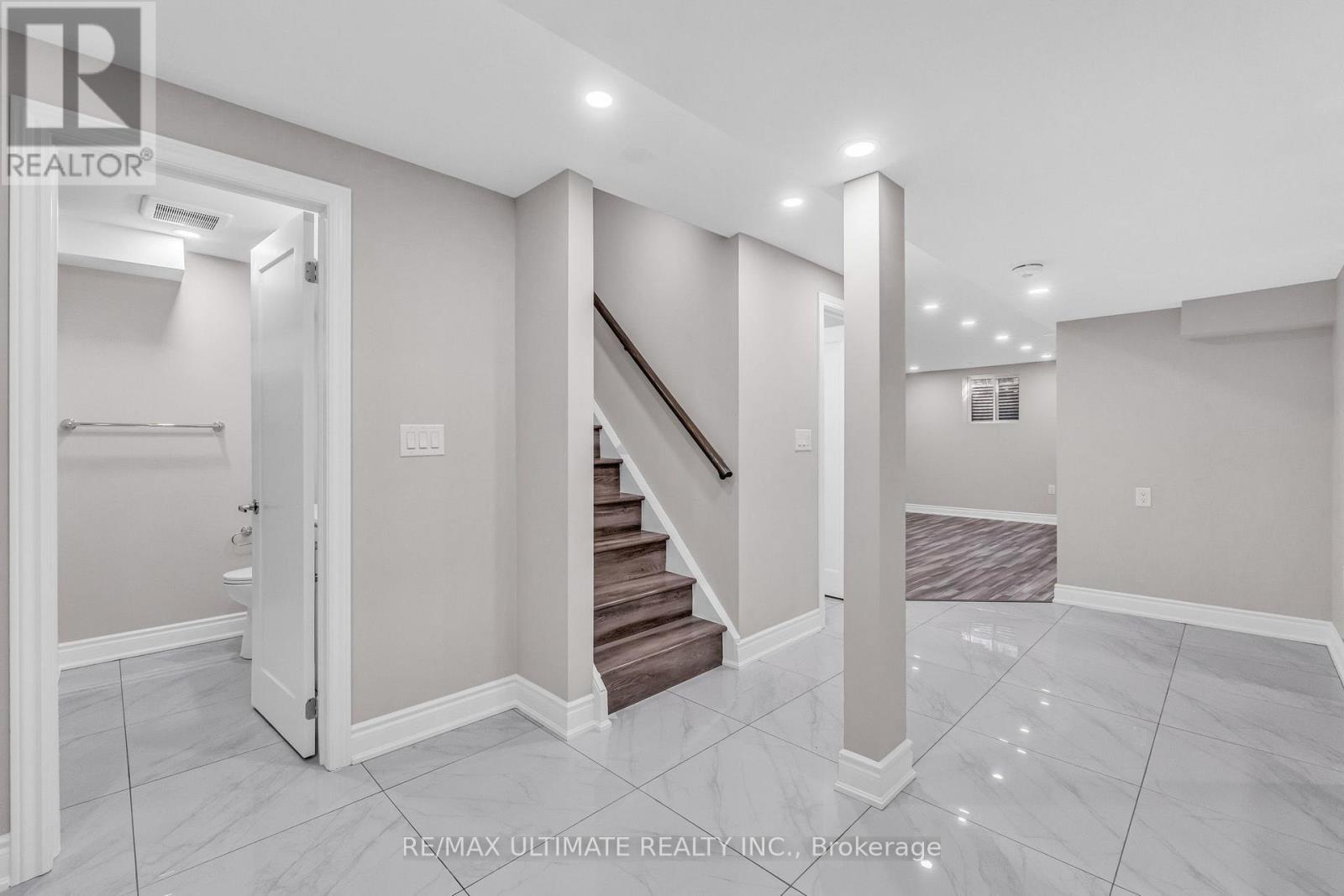 Lower - 41 Danesbury Crescent, Brampton, Ontario L6T 1T2 - Photo 4 - W12594506