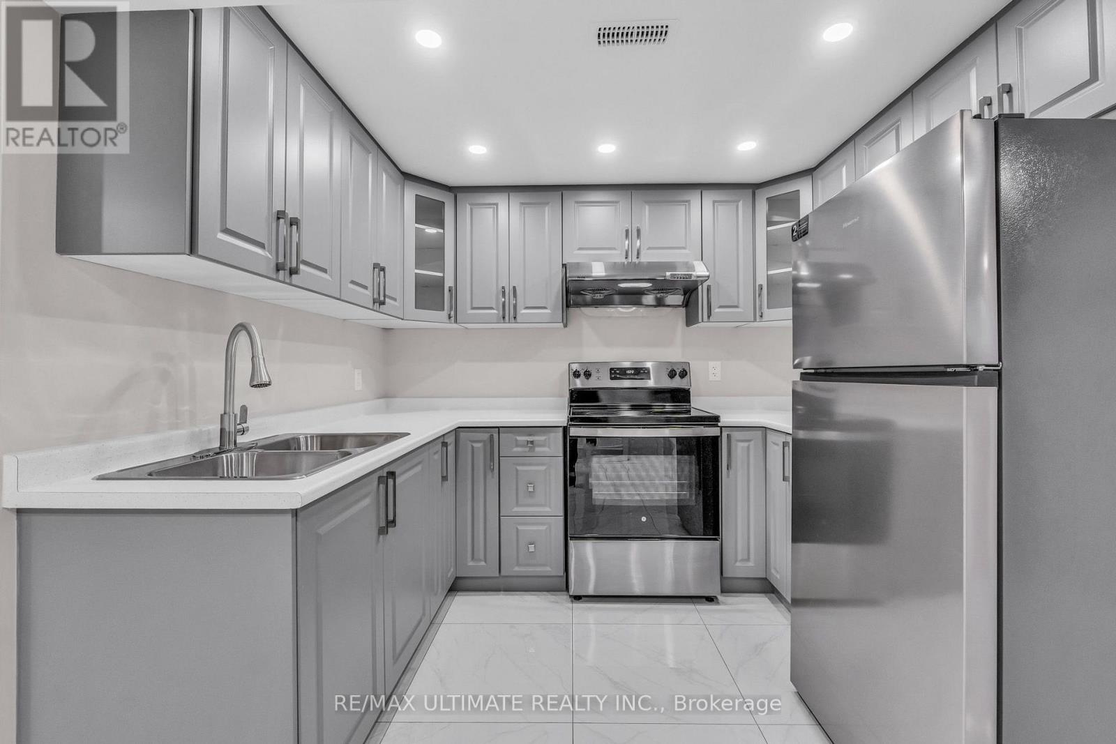 Lower - 41 Danesbury Crescent, Brampton, Ontario L6T 1T2 - Photo 7 - W12594506