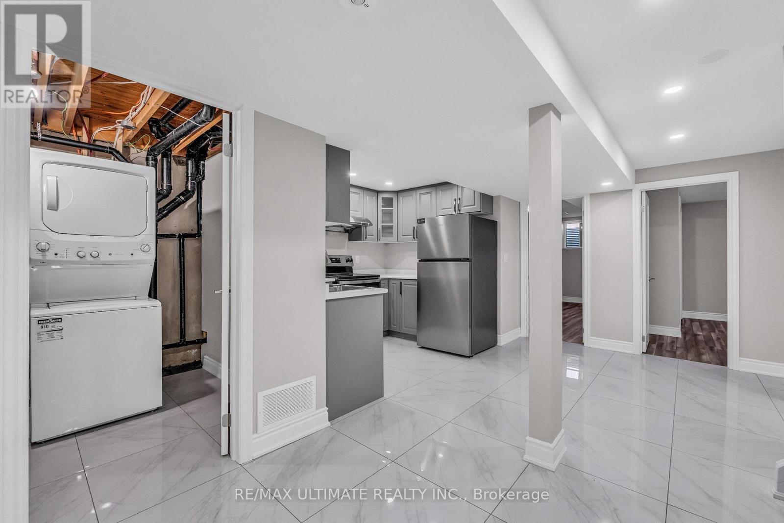 Lower - 41 Danesbury Crescent, Brampton, Ontario L6T 1T2 - Photo 9 - W12594506