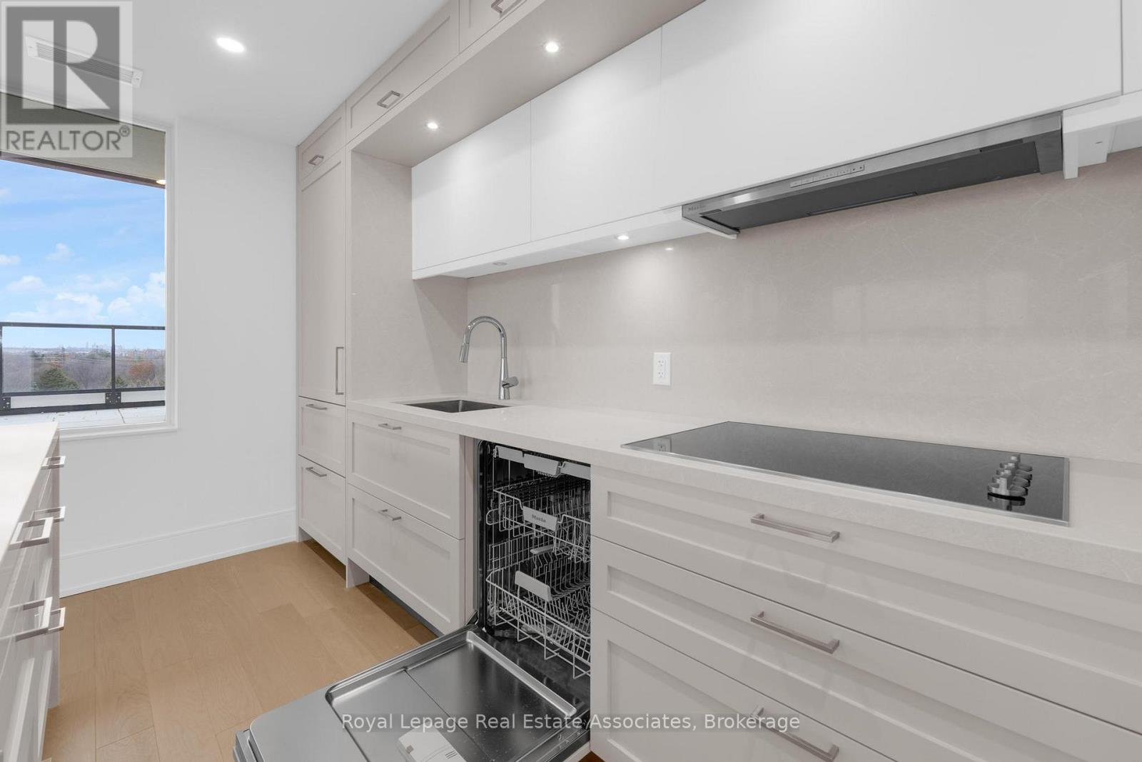 622 - 259 The Kingsway, Toronto, Ontario  M9A 0G2 - Photo 16 - W12594552