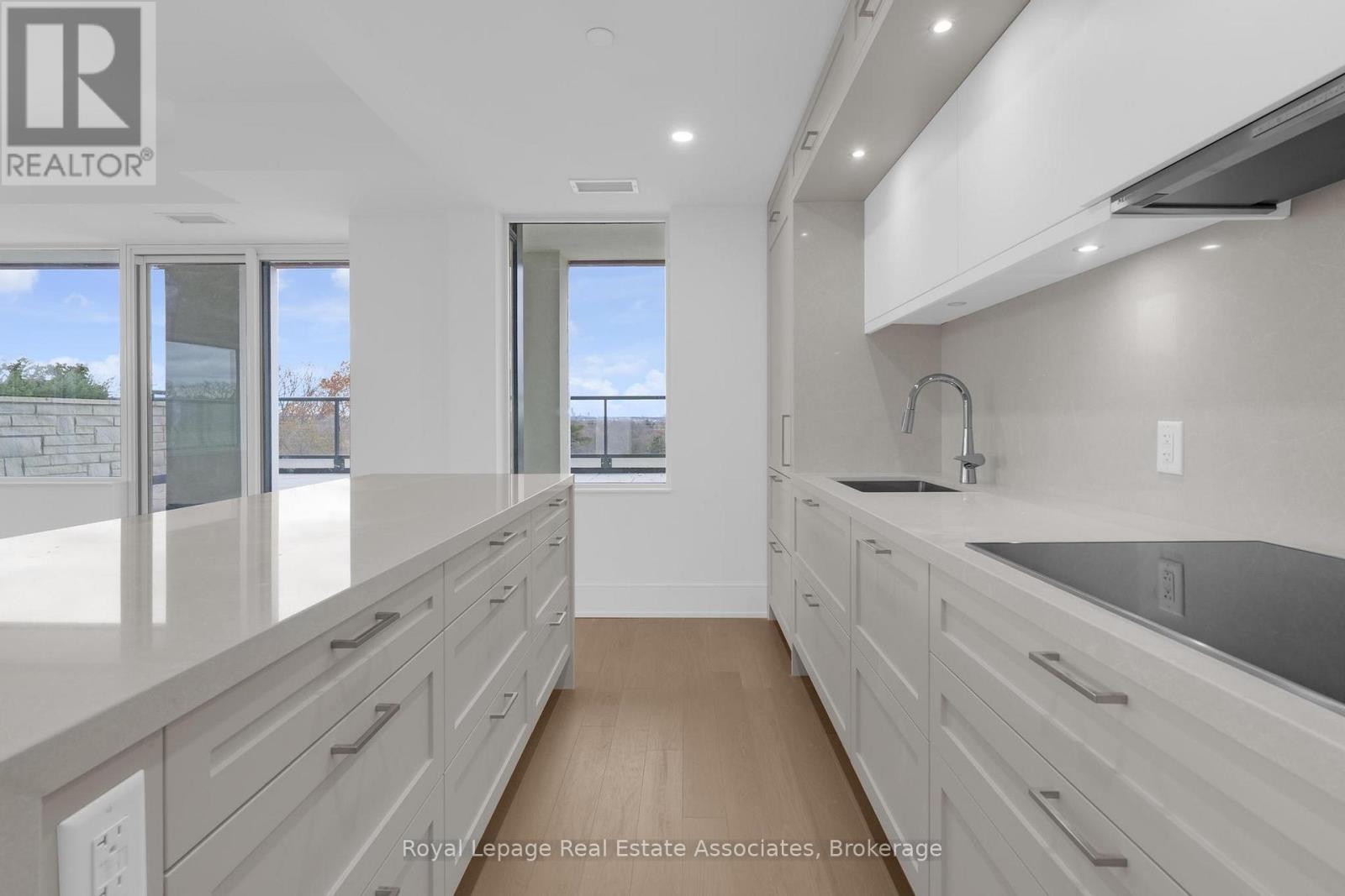 622 - 259 The Kingsway, Toronto, Ontario  M9A 0G2 - Photo 7 - W12594552