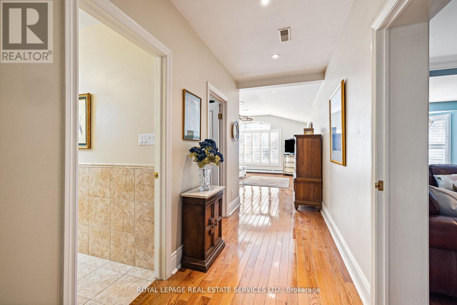 70 Leggett Avenue, Toronto, Ontario M9P 1X4 - Photo 14 - W12594592