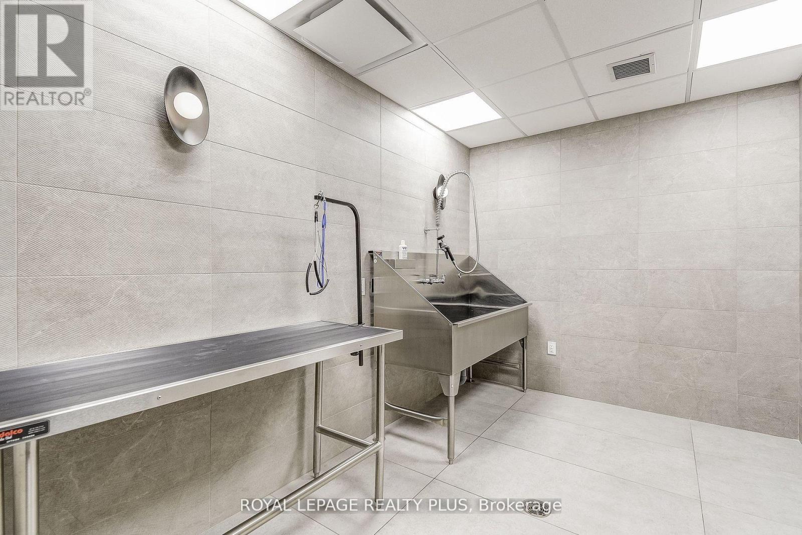 2202 - 3220 William Coltson Avenue, Oakville, Ontario  L6H 7X9 - Photo 32 - W12594628