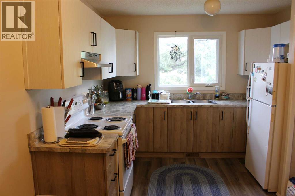 719 B Rosewood Avenue, Picture Butte, Alberta  T0K 1V0 - Photo 5 - A2252590